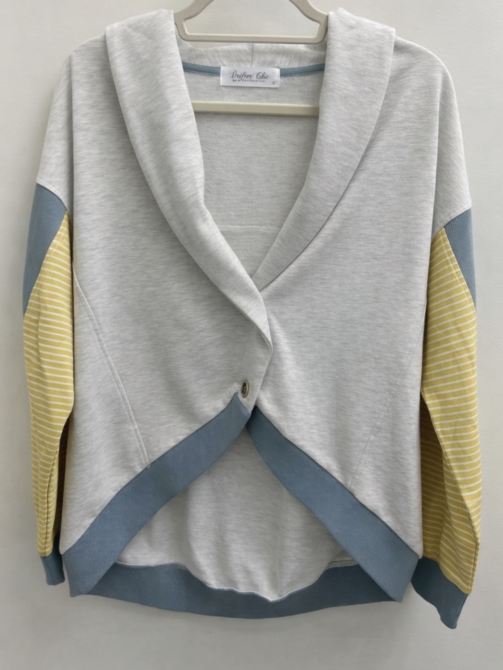 NWOT Gray Shawl Collar Colorblock Sweater with Yellow Stripe Sleeves - Small